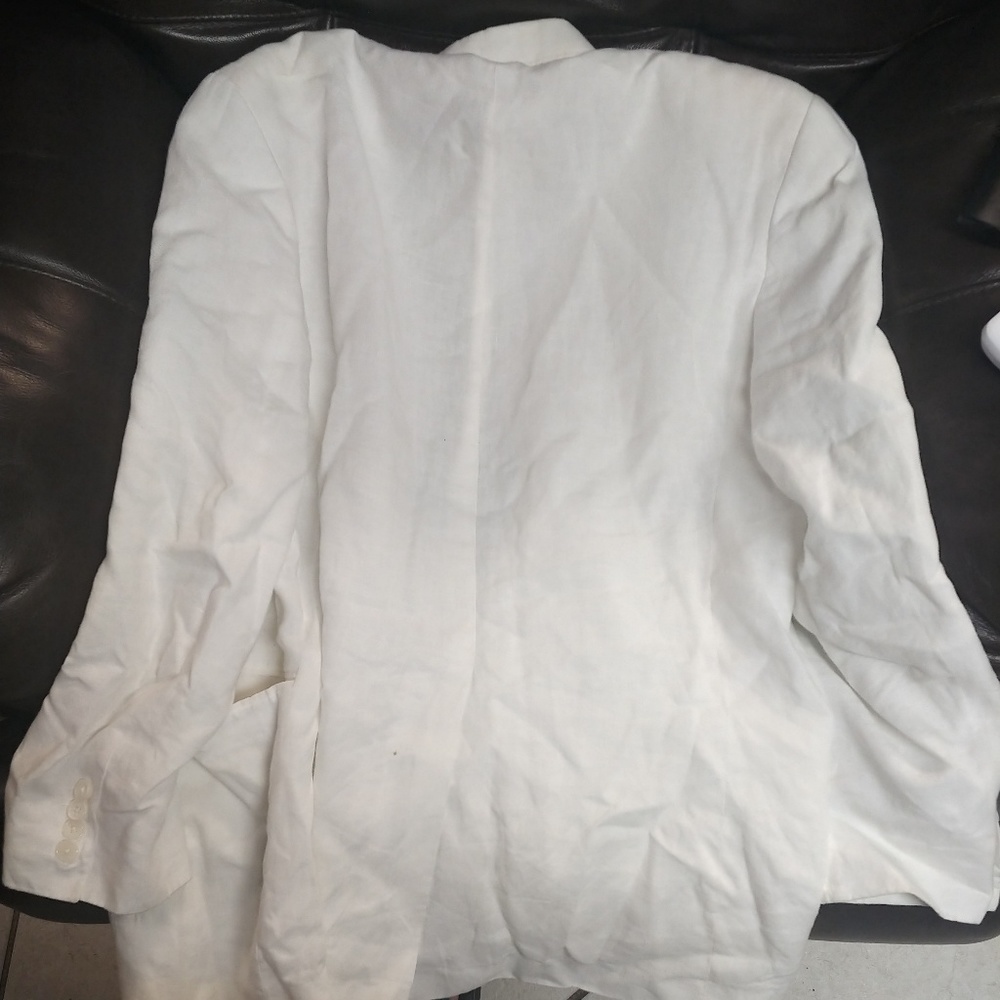 Perlis white sports coat